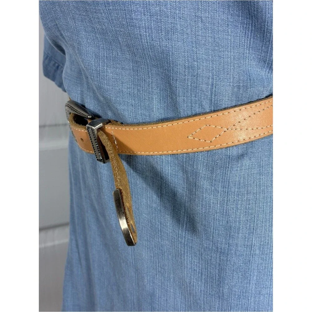 GAP Womens belt Sz M genuine leather nude color embossed buckle stitching